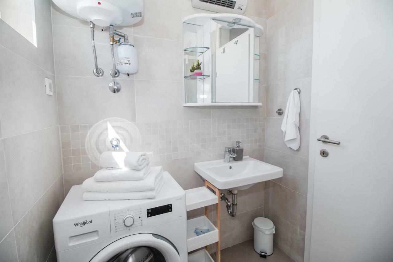 Apartment Hera With Balcony And Free Parking Задар Екстериор снимка