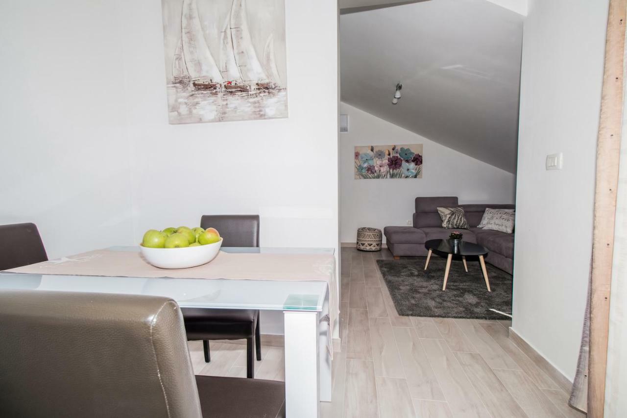 Apartment Hera With Balcony And Free Parking Задар Екстериор снимка