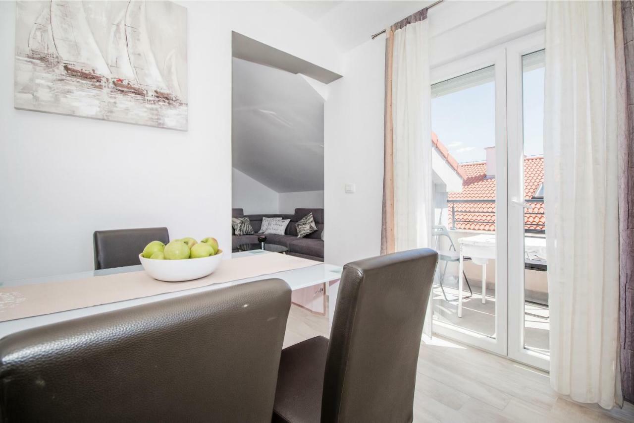 Apartment Hera With Balcony And Free Parking Задар Екстериор снимка
