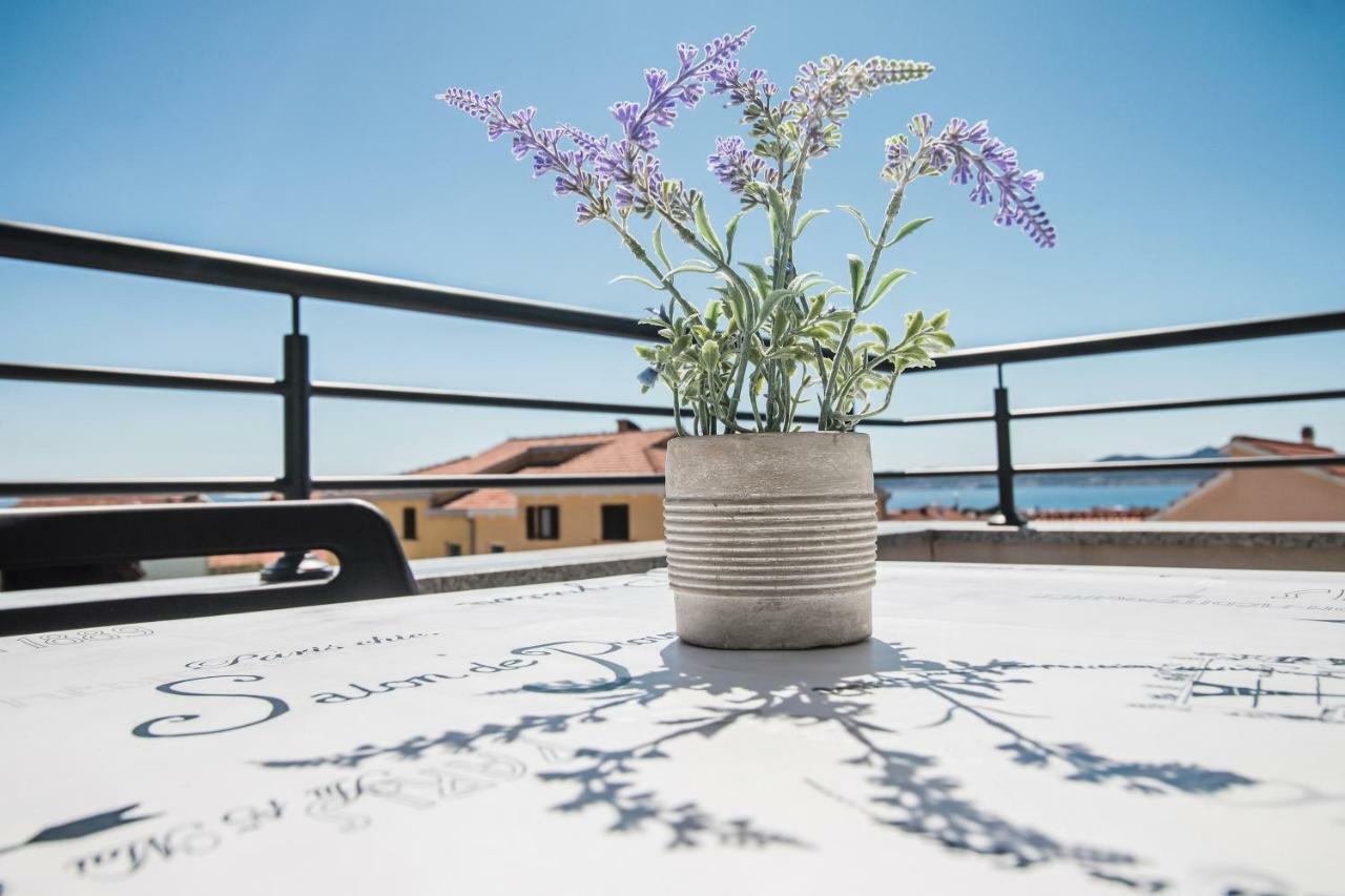 Apartment Hera With Balcony And Free Parking Задар Екстериор снимка