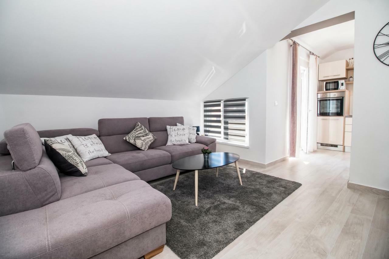 Apartment Hera With Balcony And Free Parking Задар Екстериор снимка