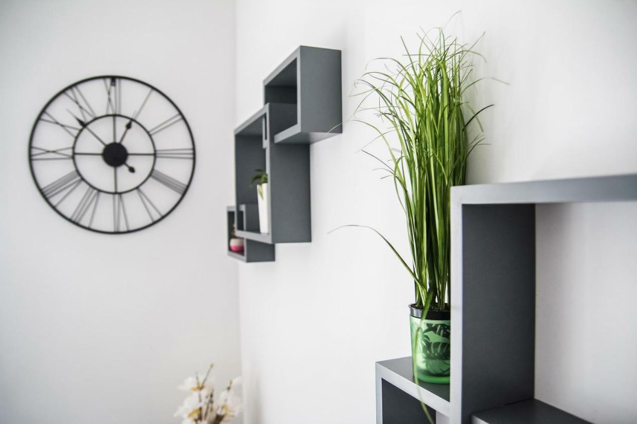 Apartment Hera With Balcony And Free Parking Задар Екстериор снимка